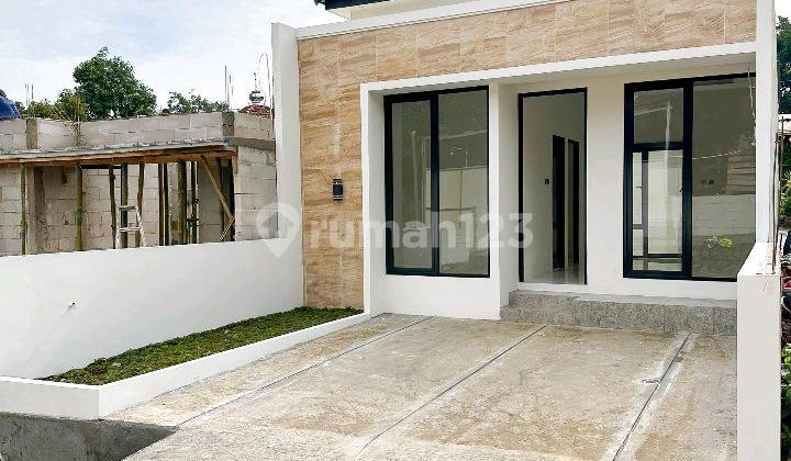 Rumah Teduh Gebug Bergaya Modern Minimalis 2