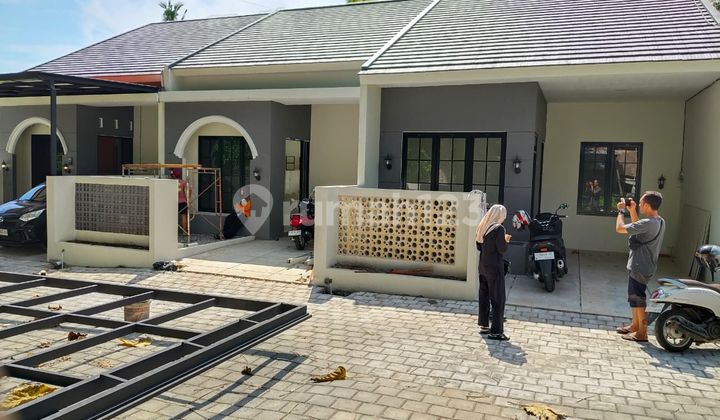 House for Sale. West Ungaran, Behind Ngudiwaluyo University 1