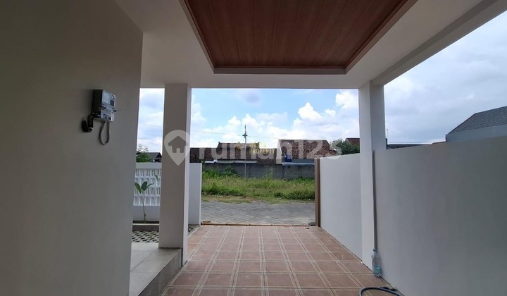 RUMAH SIAP HUNI DALAM CLUSTER NYAMAN DI WEDOMARTANI