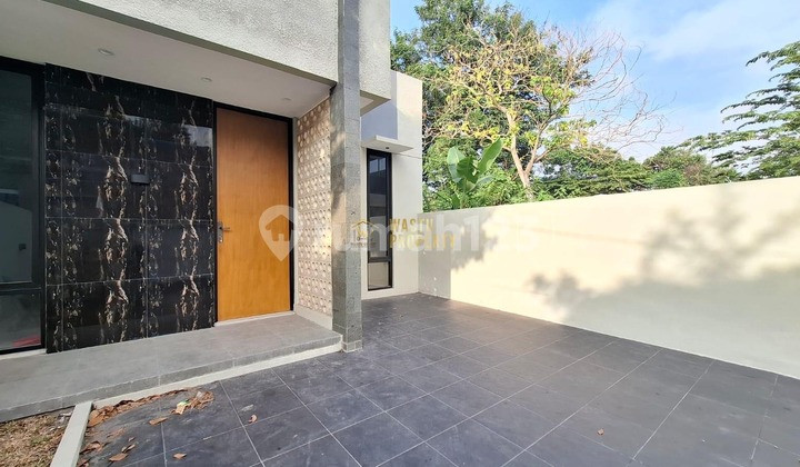 Rumah Minimalis dengan Taman, Lokasi Strategis di Sleman 2