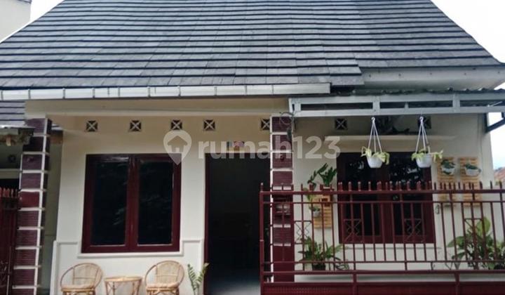 RUMAH SIAP HUNI SEMI FURNISH LINGKUNGAN NYAMAN DI WEDOMARTANI
