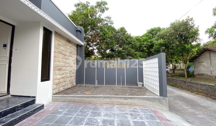 Ready-to-Live House in a Strategic &amp; Comfortable Location in Ngemplak 2