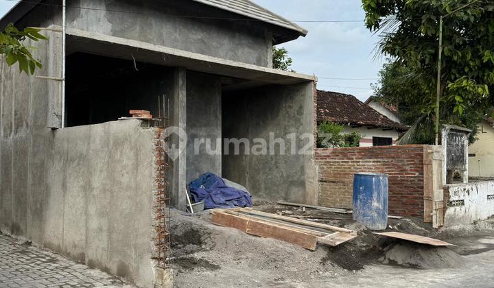 Ready-to-Occupy House Strategic Location Godean, Sleman 2