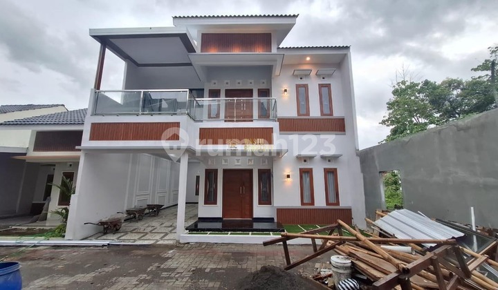 Ready-to-Occupy House with Complete Facilities in Kalasan 1