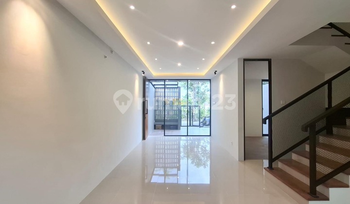 Rumah Siap Huni 2 Lantai Full Furnished Dekat Pasar Gentan Sleman 2