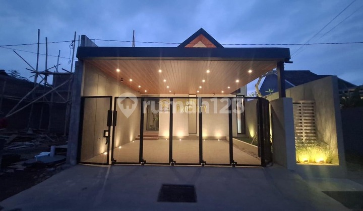 Hunian Rasa Villa dengan Halaman Luas di Kalasan