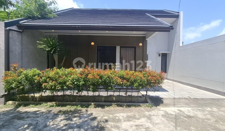 Hanya Ada 1 Unit! Rumah Modern Free Pagar & Kanopi di Kalasan Hanya Ada 1 Unit! Rumah Modern Free Pagar & Kanopi di Kalasan