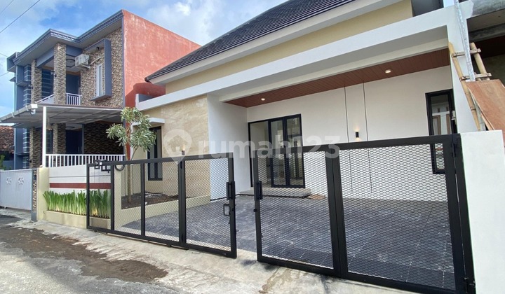 Ready-to-Occupy House in a Strategic Location in Sleman, Eligible for Mortgage Financing
