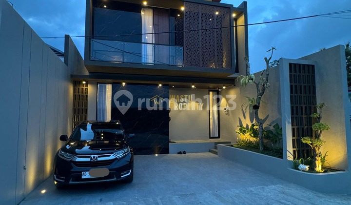 2-Story House Ready for Occupancy in the Desirable Condongcatur Area 2-Story House Ready for Occupancy in the Desirable Condongcatur Area