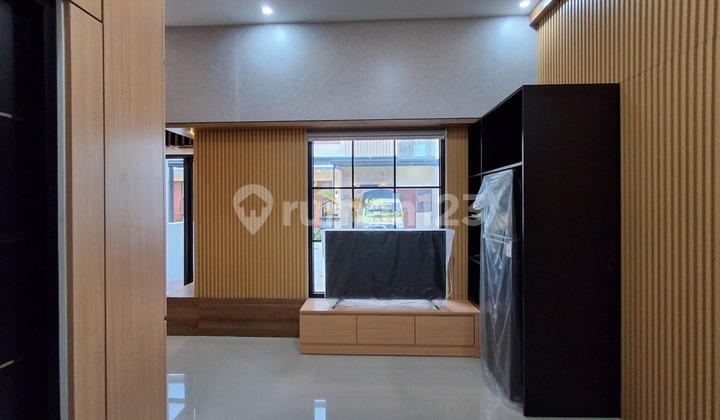 Luxury Family Residence with Functional Design 2