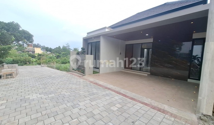 Dijual Rumah Siap Huni Cantik Dekat Ring Road di Maguwoharjo Depok Sleman 2