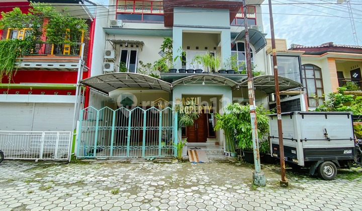 DIJUAL RUMAH SECOND 3 LANTAI SHM DI REJOWINANGUN KOTAGEDE JOGJA DIJUAL RUMAH SECOND 3 LANTAI SHM DI REJOWINANGUN KOTAGEDE JOGJA