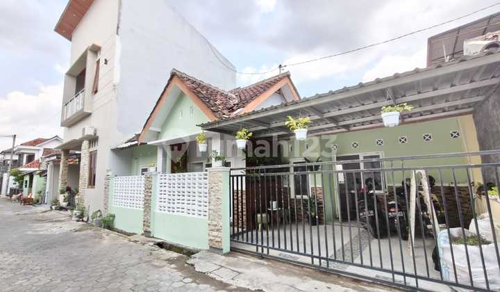 For Sale: Second-Hand House Around 300 Million IDR with SHM, Furnished, Located in Jambidan Banguntapan Housing Complex. 2