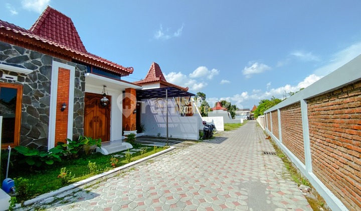 FOR SALE BEAUTIFUL HOUSE WITH JAVANESE ETHNIC DESIGN 600 MILLION READY TO OCCUPY SHM IN TLOGO PRAMBANAN 2