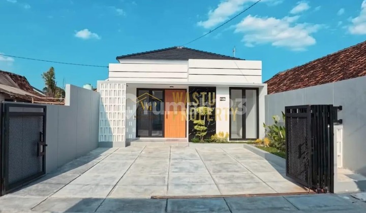 For Sale, Beautiful Ready-to-Occupy House Starting from 700 Million with SHM in Tridadi Sleman, Near Sleman Police Station. For Sale, Beautiful Ready-to-Occupy House Starting from 700 Million with SHM in Tridadi Sleman, Near Sleman Police Station.