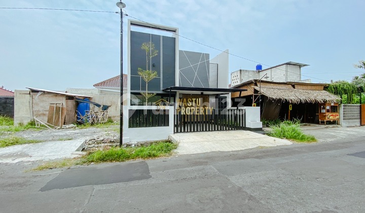 For Sale Beautiful House 900 Million with SHM in Kalasan Sleman Near Jl. Lpmp Free Fence & Canopy 2