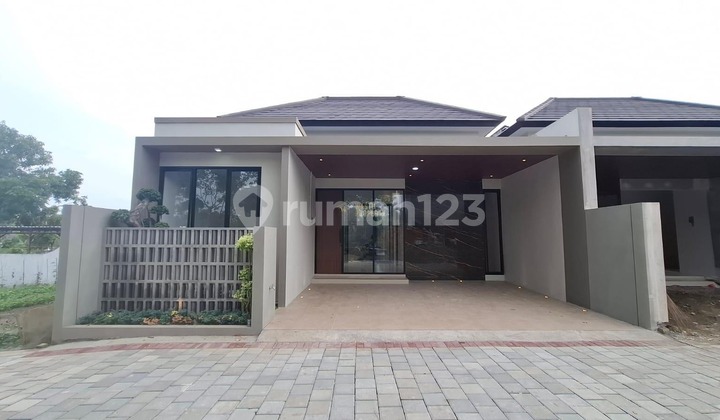 Dijual Rumah Siap Huni Cantik Dekat Ring Road di Maguwoharjo Depok Sleman