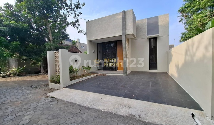  DIJUAL RUMAH SIAP HUNI 600 JUTAAN SHM DI NGEMPLAK SLEMAN 10 MENIT KE KAMPUS UPN JOGJA