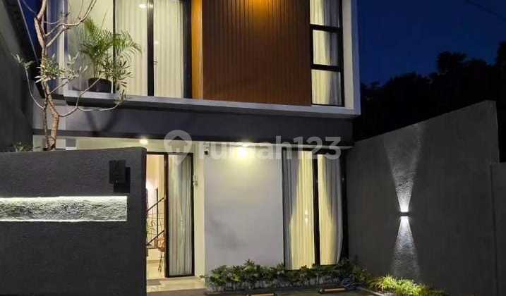 RUMAH KONTEMPORER DEKAT DARI WISATA BLUE LAGOON JOGJA