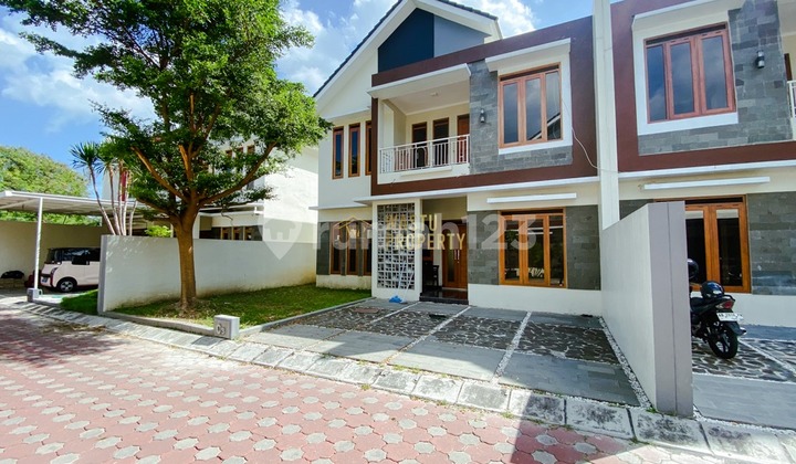 Rumah 2 Lantai, Siap Huni, 7 Menit ke Bandara Adi Sutjipto di Kalasan 2