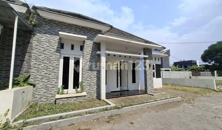 Rumah Dalam Cluster, Dekat Bandara Adi Sucipto