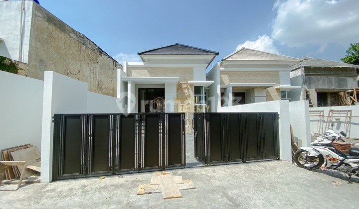 Rumah Cantik Modern, 3 Menit Dari Jalan Raya Tajem Rumah Cantik Modern, 3 Menit Dari Jalan Raya Tajem