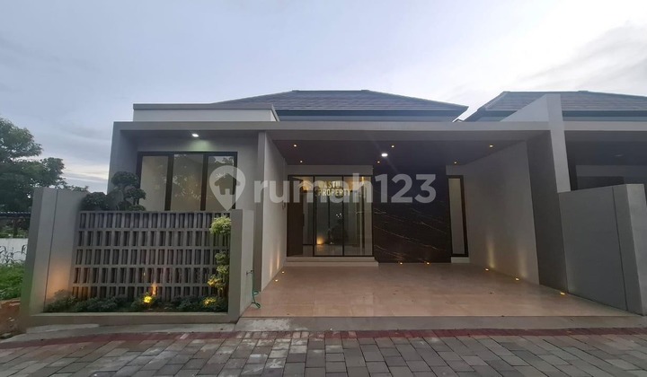 Ready-to-Live House, Open Space Near Toll Exit in Maguwoharjo 2