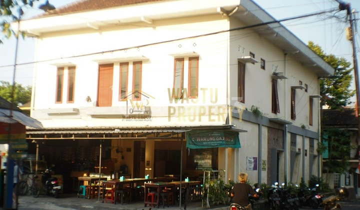 Kost 14 Rooms with Business Space Bonus, 200 Meters from UII Campus 1