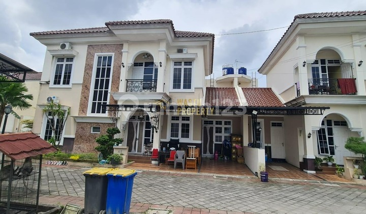 Modern 2-Storey House with One Gate and Complete Facilities in Banguntapan 2