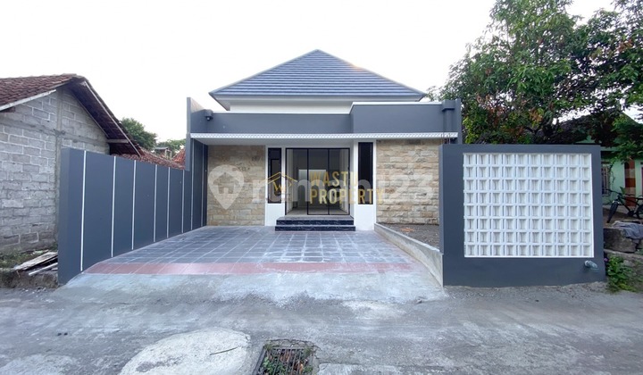 Rumah Baru Strategis Dekat Uii dan Wisata Blue Lagon