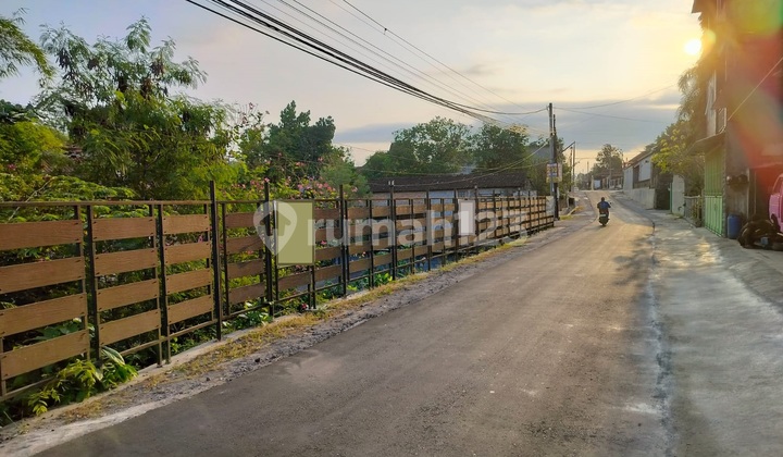 TANAH LUAS DI JUAL DI JAKAL KM 13 COCOK UNTUK DIJADIKAN CAFE ATAU GUEST HOUSE