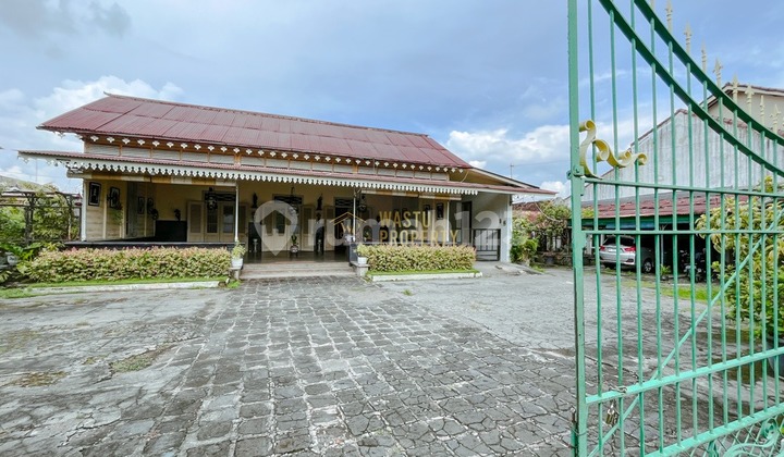 RUMAH WARISAN BUDAYA MILIK PRIBADI DI YOGYAKARTA