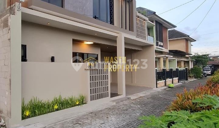 Rumah Mewah 2 Lantai Full Furnished Dekat Rs Hardjolukito 2