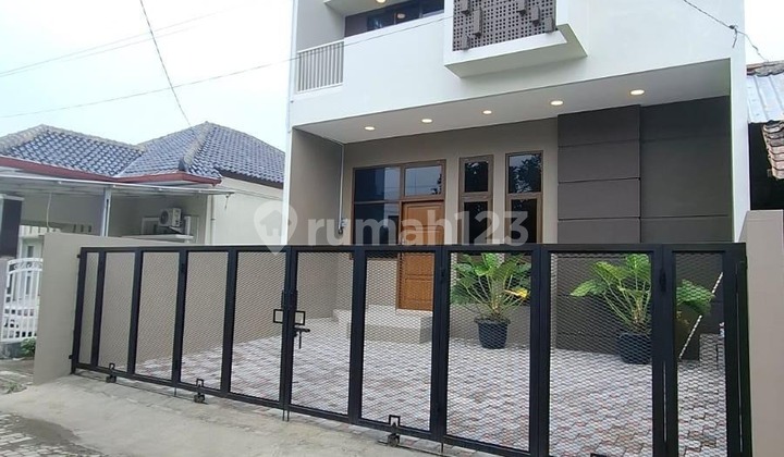 Ready-to-Occupy House, 2 Floors, Near UGM Campus Jogja 2
