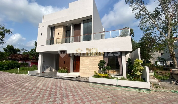 Contemporary 2-Story Ready-to-Occupy House Near Nyia Airport