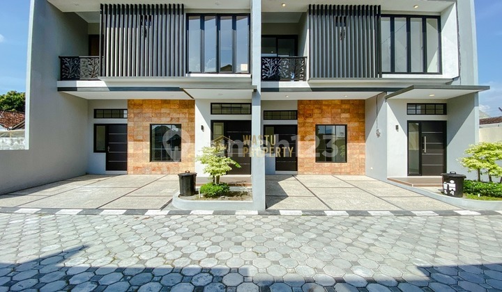 Rumah Mewah Full Furnish Dalam Cluster Eksklusif Purwomartani