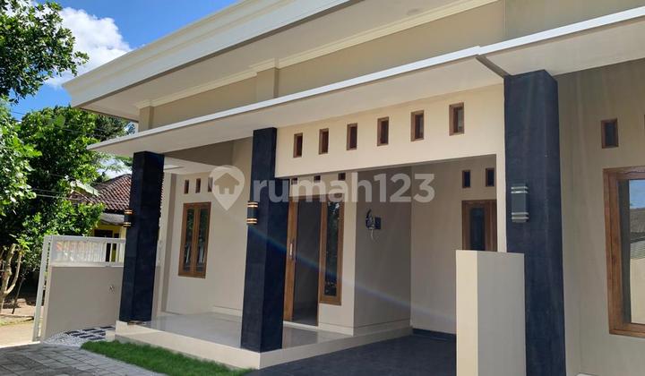 Elegant House Near Smpn 2 Kalasan & Adisutjipto Airport 2