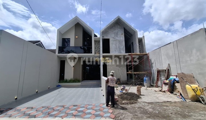 Rumah Desain Scandinavian, Full Furnished Timur Minomartani