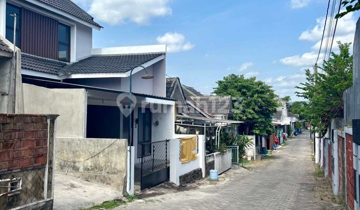 New 2-Story House Near Galaxy Waterpark Berbah