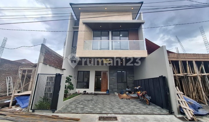2-Story House, Ready to Occupy, Near Palagan Road in Ngaglik, Sleman