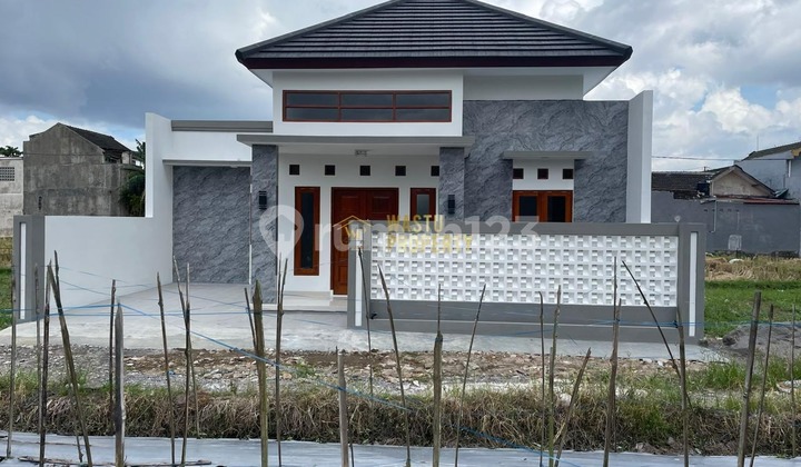 Ready-to-Occupy House 700M Near Al Azhar World School Yogyakarta