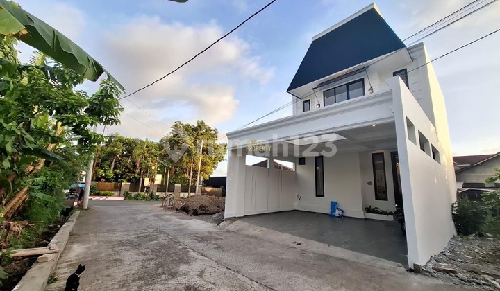 Rumah Mewah Siap Huni Furnished di Maguwoharjo 2