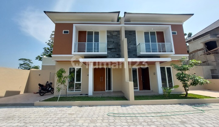 RUMAH MEWAH DALAM CLUSTER DI MADUREJO, PRAMBANAN