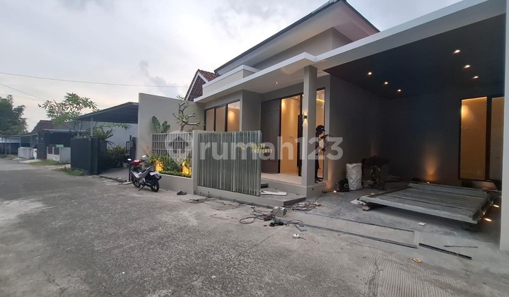 Modern House Ready to Occupy in Kalasan 2