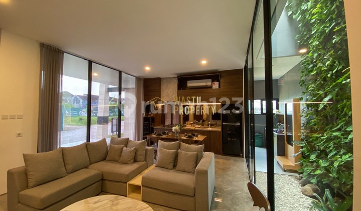 Luxury 2-Story House Near Sleman City Hall & Renowned Campus 2