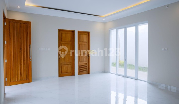 Luxurious 2-Storey House Ready to Occupy, 5 Minutes from Sleman City Hall 2