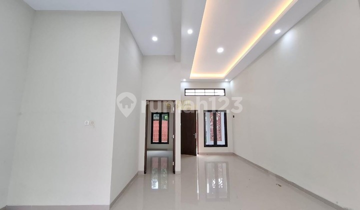 Rumah Modern, 8 Menit ke Kampus Upn Jogja di Ngemplak, Sleman 2
