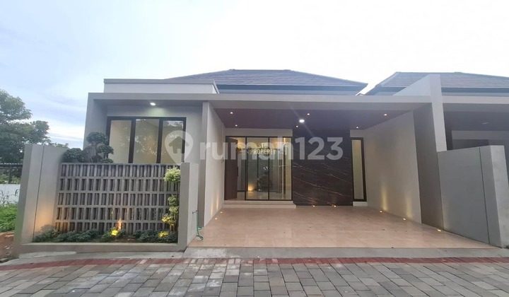 Ready-to-Occupy House Near Maguwoharjo Ring Road Ready-to-Occupy House Near Maguwoharjo Ring Road