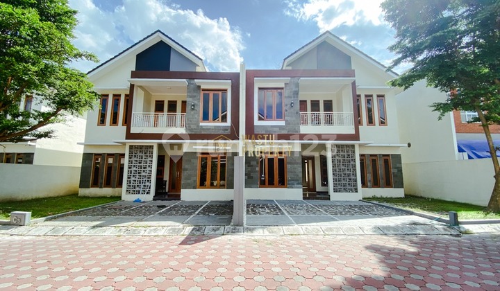 RUMAH 2 LANTAI, SIAP HUNI, 7 MENIT KE BANDARA ADI SUTJIPTO DI KALASAN