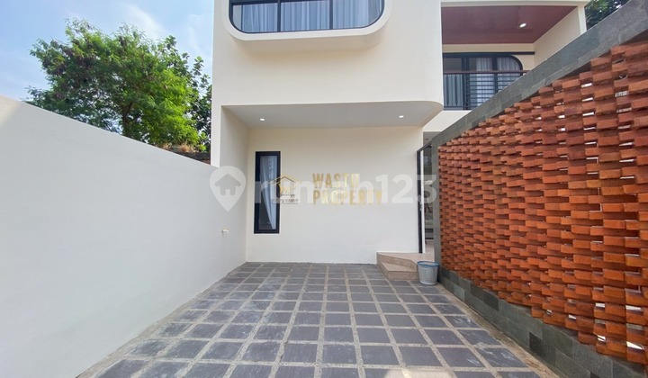 Rumah Baru 2 Lantai Ada Private Pool Siap Huni di Maguwoharjo 2